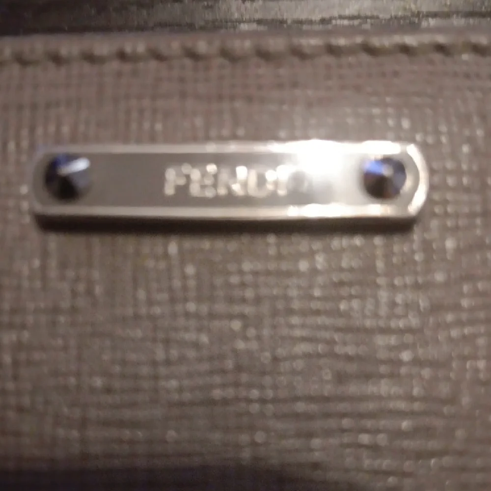 Fendi Full Zip Around Tan Women's Wallet (EUC) - Picture 2 of 13